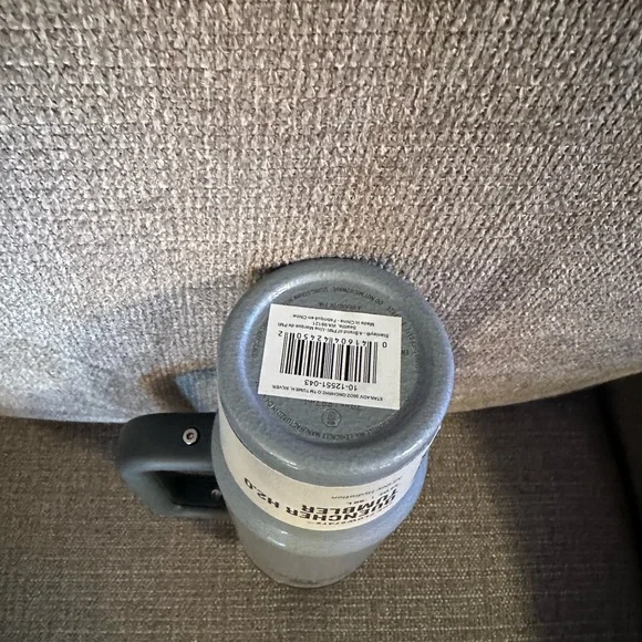 Stanley Gray Tumbler with Handle - Picture 3 of 3